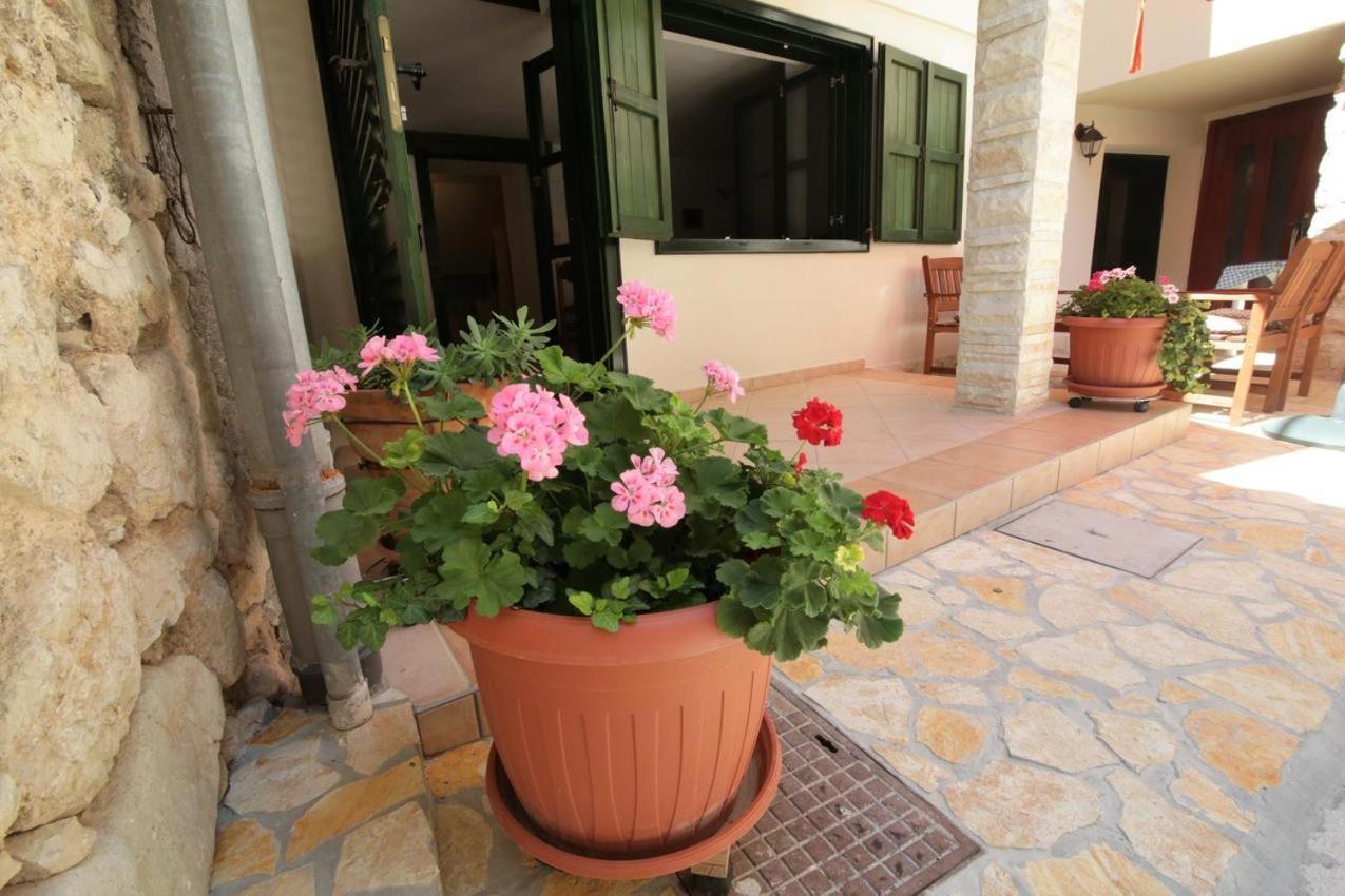 Holiday house Ljubica Tisno Exterior foto